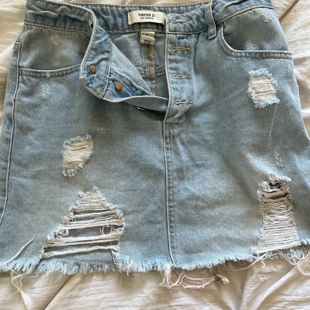 Ripped Mini Jean Skirt 💙 size 24